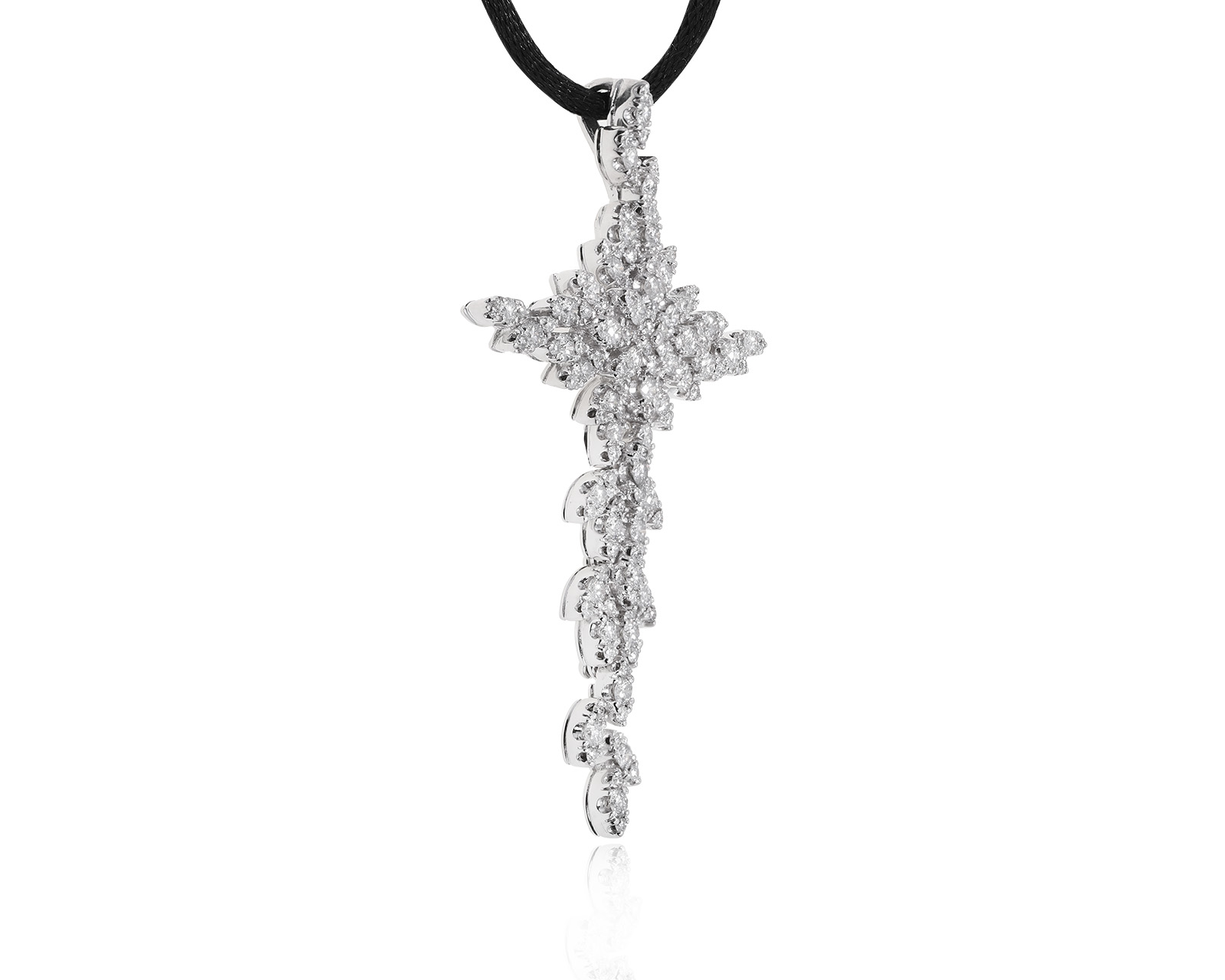 Золотой кулон с бриллиантами 2.70ct