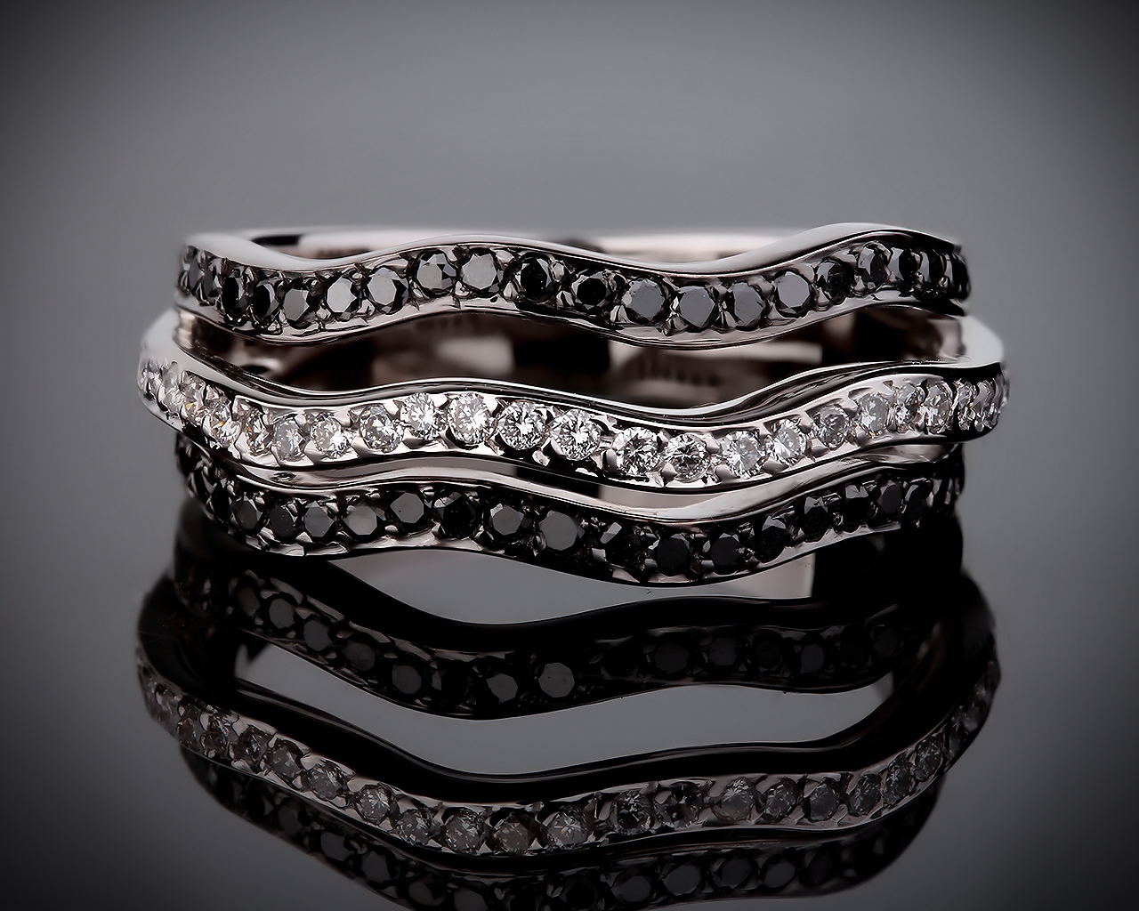 Волнующее золотое кольцо с бриллиантами 0.66ct 301116/3