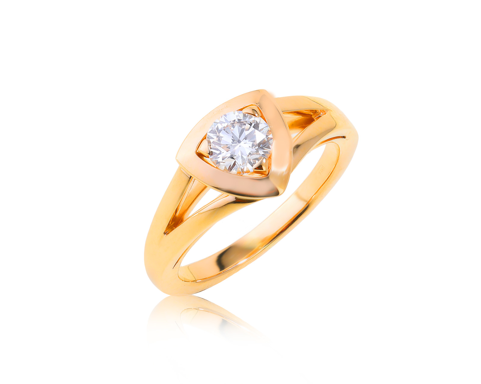 Золотое кольцо с бриллиантом 0.54ct