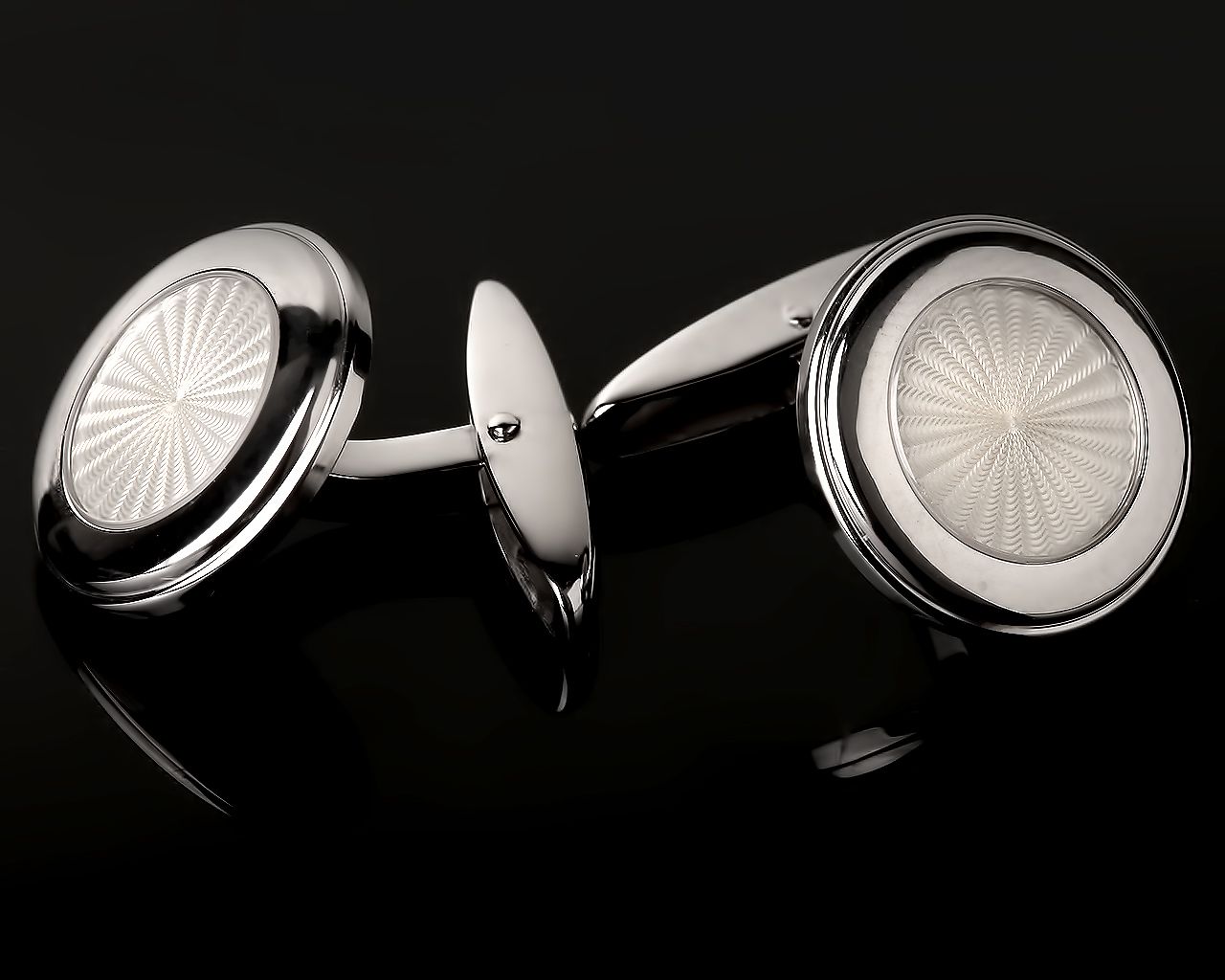 Оригинальные золотые запонки Chopard