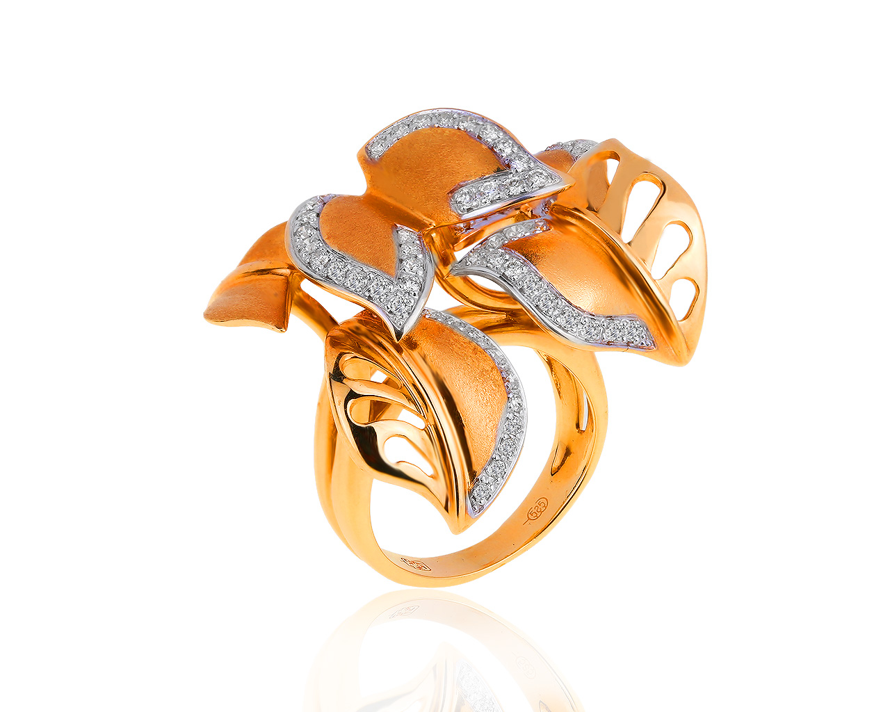 Элегантное золотое кольцо с бриллиантами 0.70ct