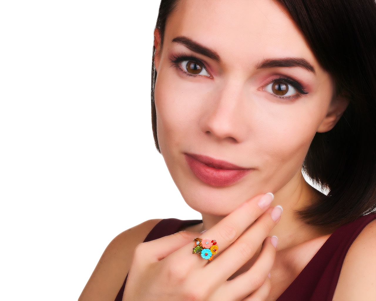 Итальянское золотое кольцо с цветными камнями и рубинами 0.01ct
