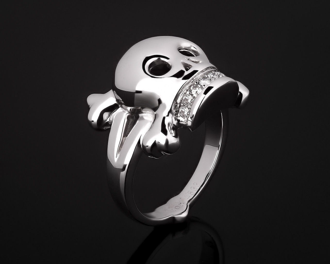 Искусное золотое кольцо с бриллиантами Dior