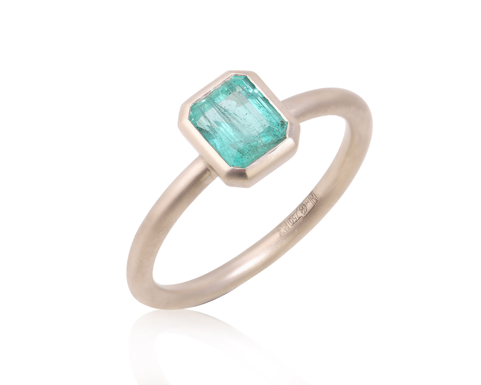 Золотое кольцо с изумрудом Замбия 0.96ct Evgeny Matveev 101224/Б60 Золотое кольцо с изумрудом Замбия 0.96ct Evgeny Matveev 101224/Б60