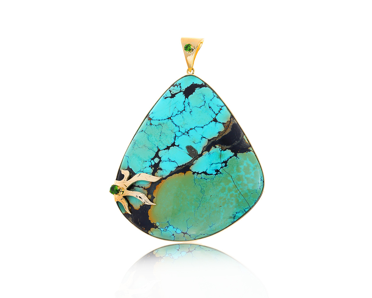 Потрясающий золотой кулон с бирюзой 127.36ct