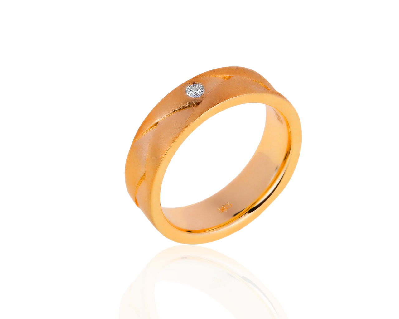 Стильное золотое кольцо с бриллиантом 0.04ct 100817/24 Стильное золотое кольцо с бриллиантом 0.04ct 100817/24
