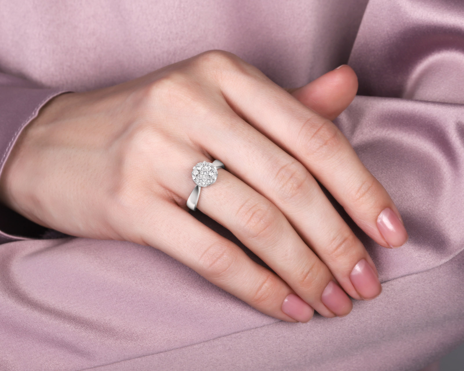 Оригинальное золотое кольцо с бриллиантами 0.77ct SKR