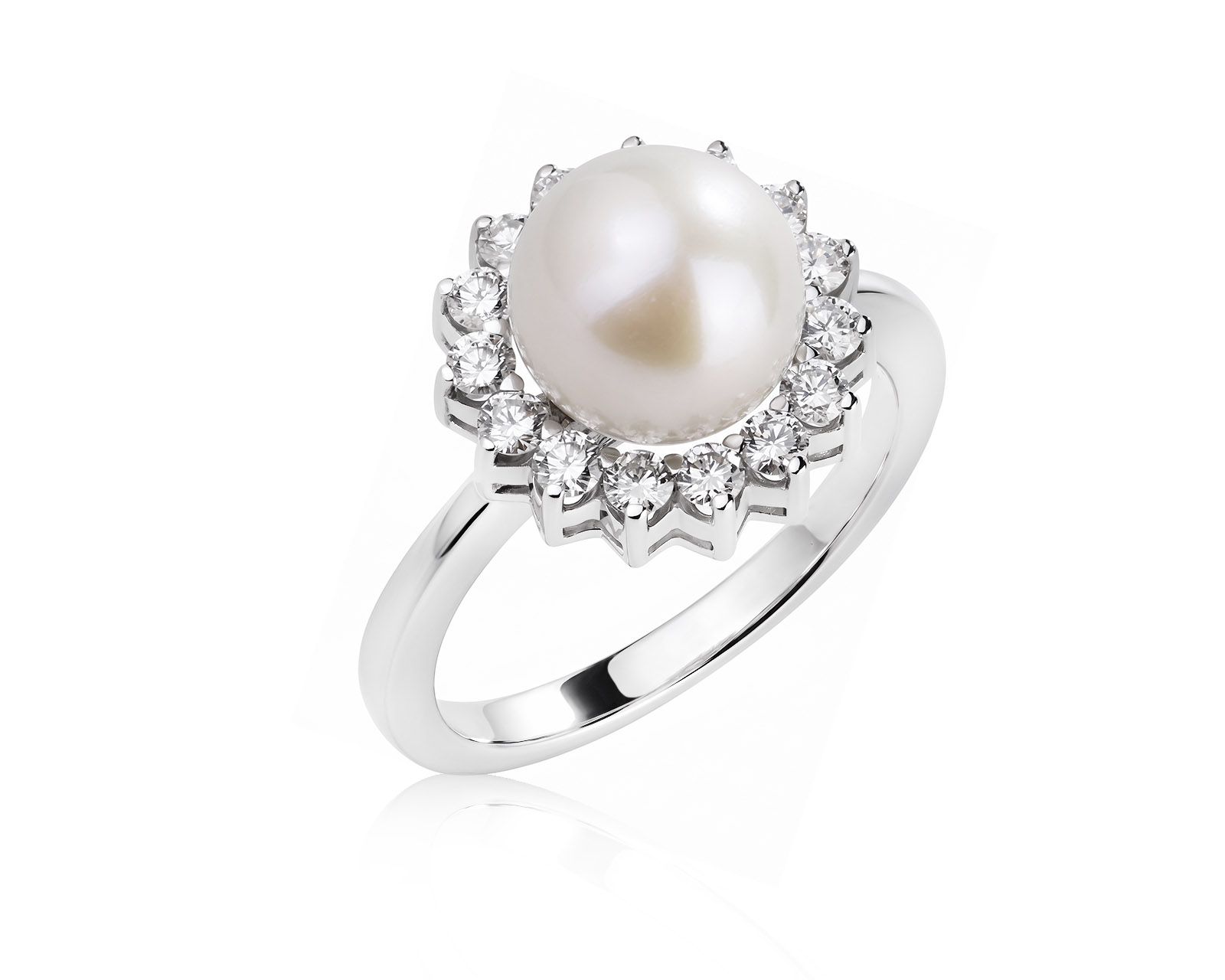 Золотое кольцо с жемчугом 8.97 мм и бриллиантами 0.45ct 170826/1