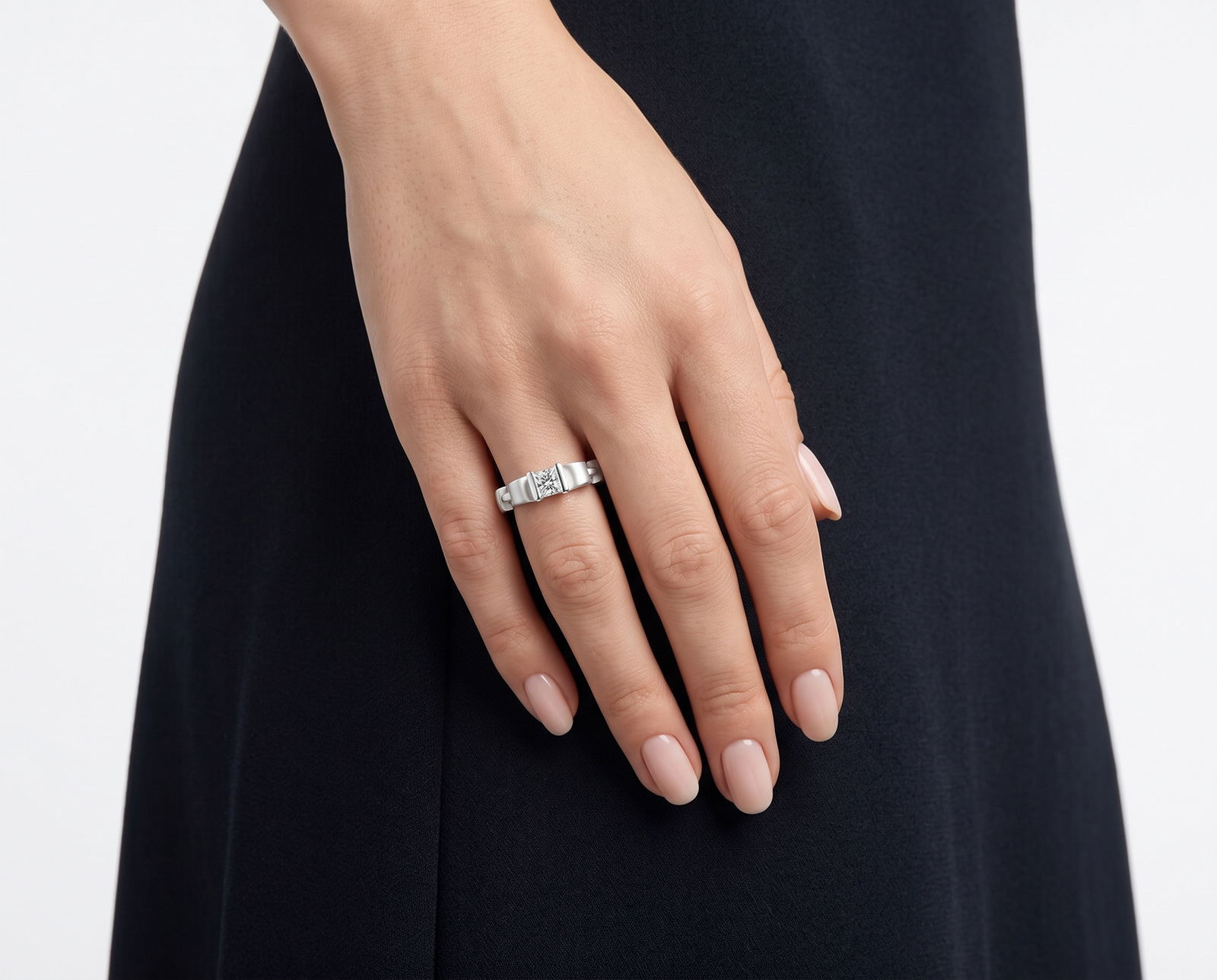 Золотое кольцо с бриллиантом 0.33ct