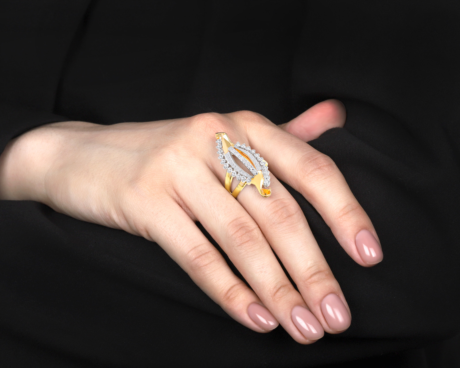 Изысканное золотое кольцо с бриллиантами 0.64ct
