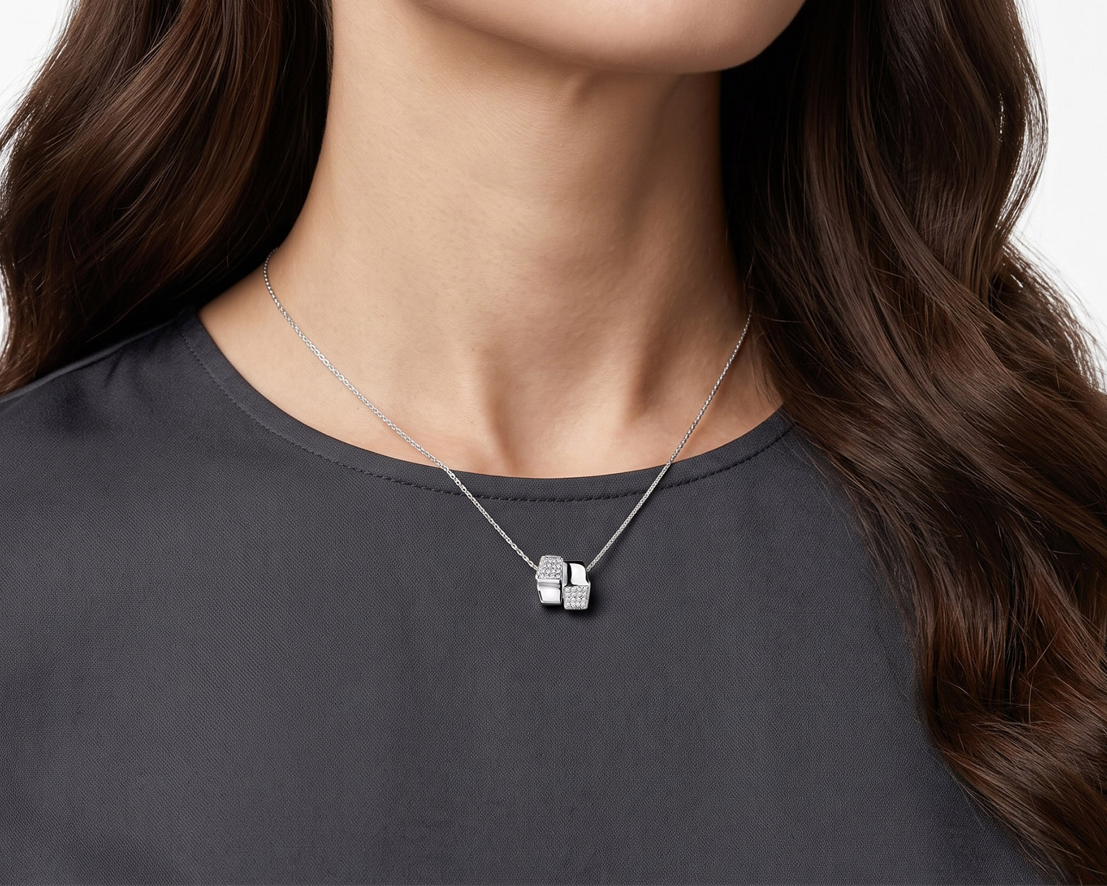 Оригинальное золотое колье с бриллиантами 0.16ct Chimento