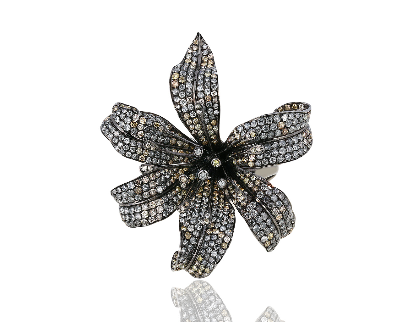 Шикарное золотое кольцо с бриллиантами 7.10ct Roberto Bravo 110219/1