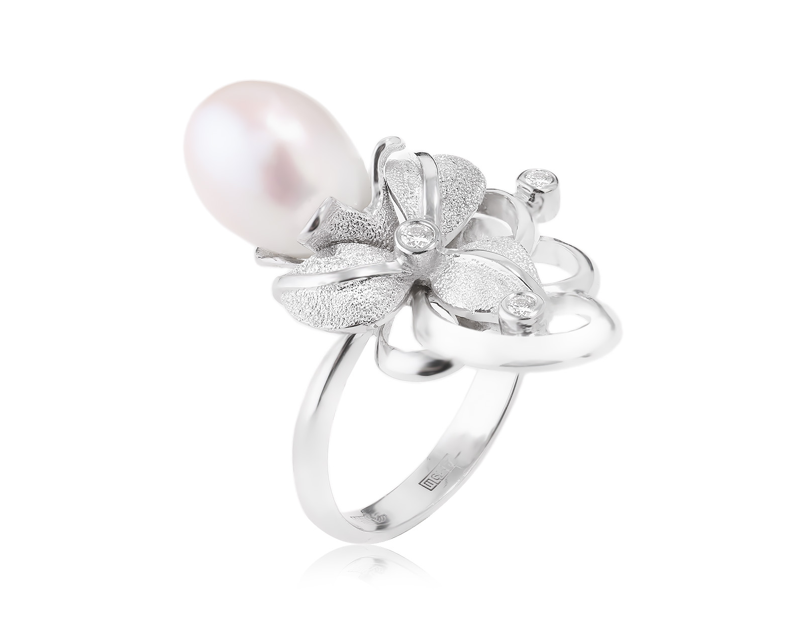 Золотое кольцо с жемчугом и бриллиантами 0.06ct 241023/1
