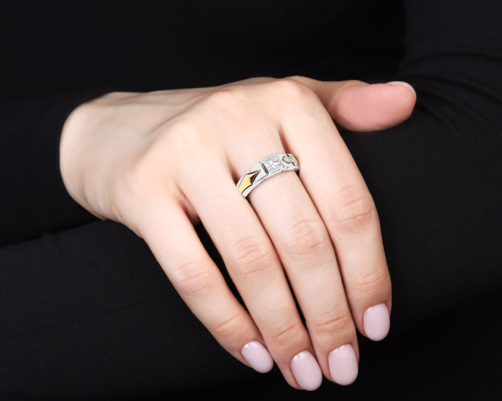 Престижное золотое кольцо с бриллиантами 1.06ct