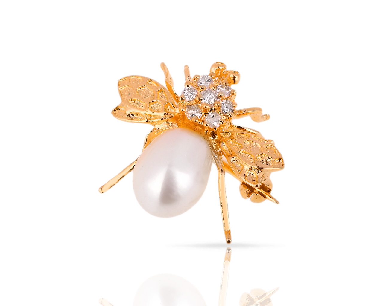 Золотая брошь "пчела" с жемчугом и бриллиантами 0.15ct 050518/14
