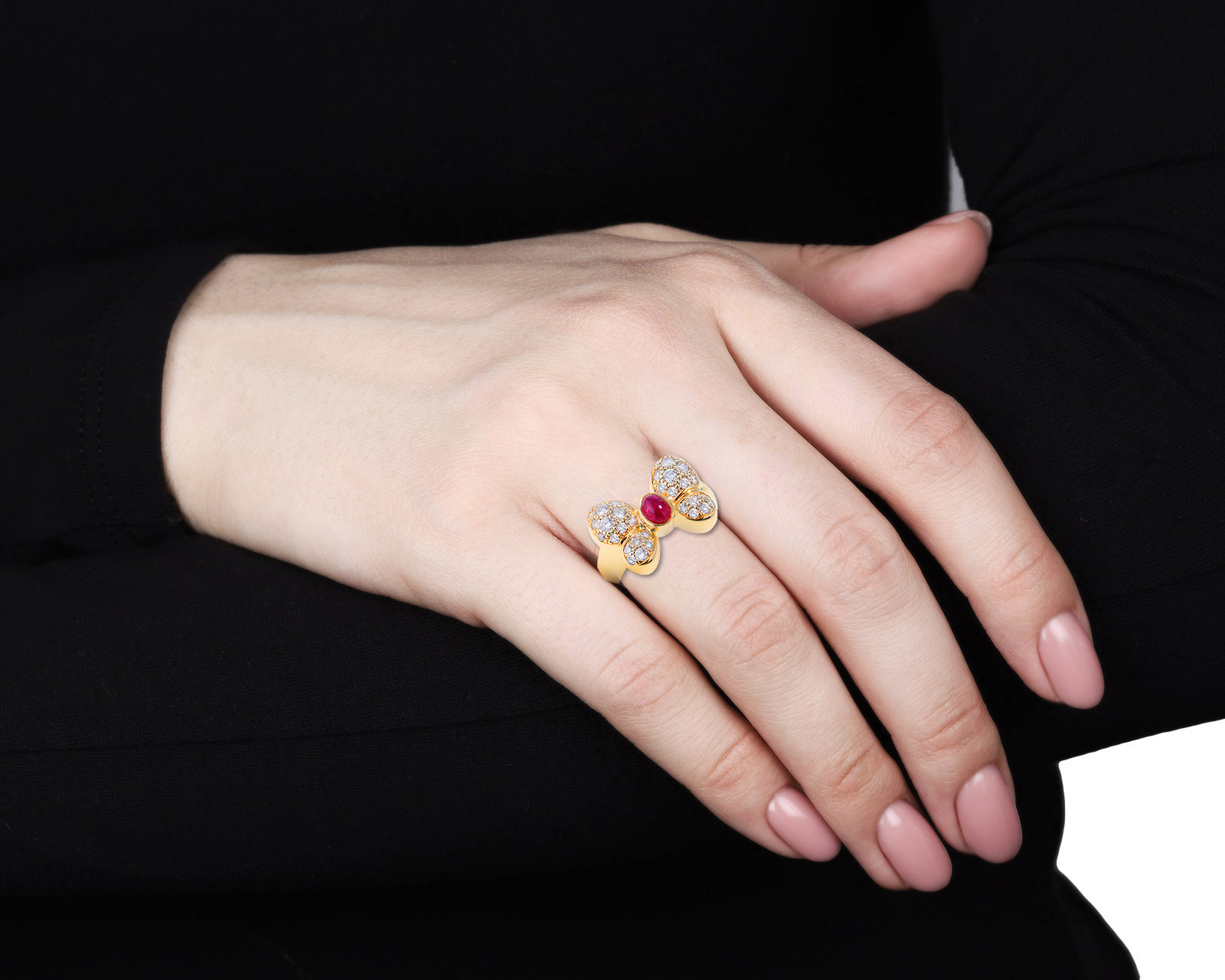 Оригинальное золотое кольцо с рубином 0.53ct Chopard