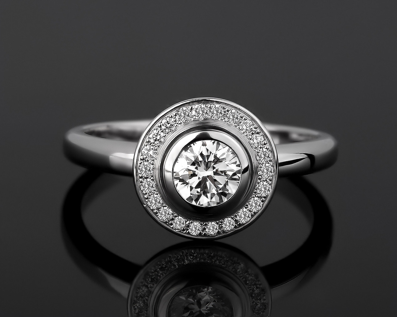 Платиновое кольцо с бриллиантами 0.46ct Cartier