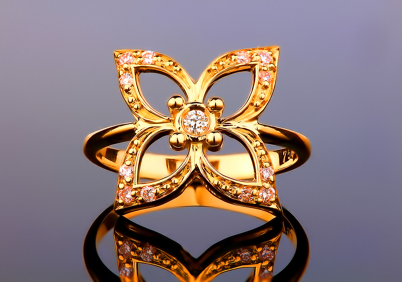 Великолепное золотое кольцо с бриллиантами 0.24ct