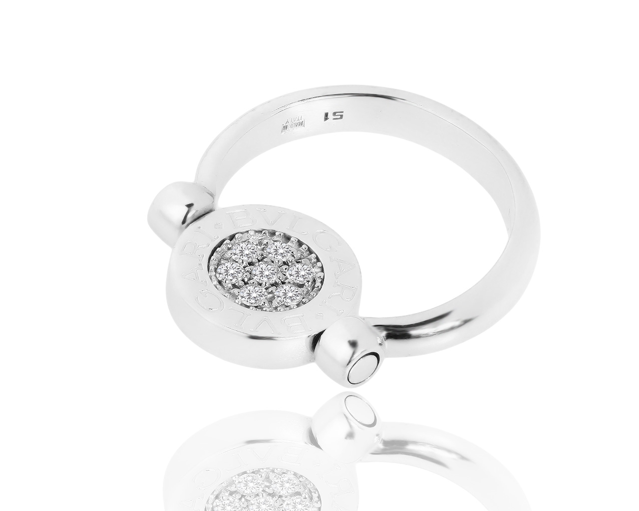 Золотое кольцо с ониксом и бриллиантами 0.10ct Bvlgari