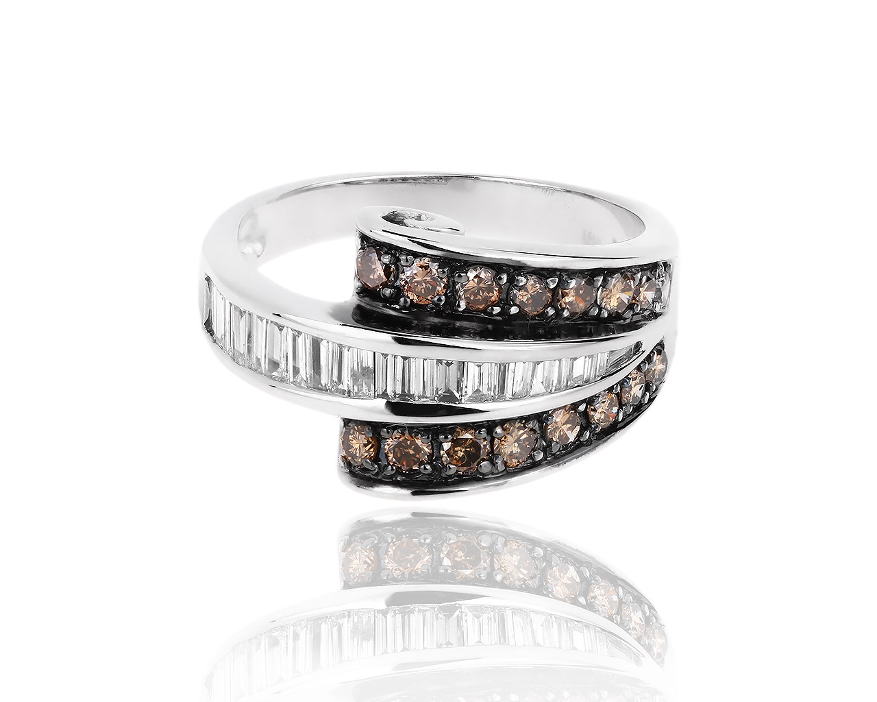 Золотое кольцо с белыми и коньячными бриллиантами 0.97ct 021118/1