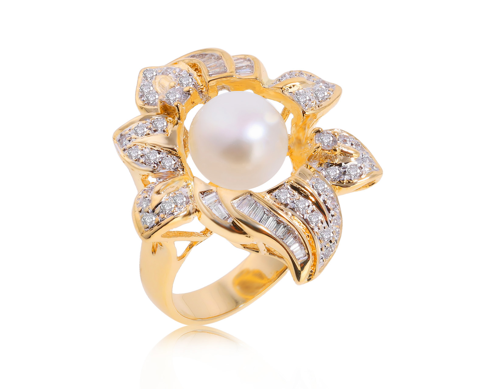 Золотое кольцо с жемчугом 8.90 мм и бриллиантами 0.82ct 171125/4
