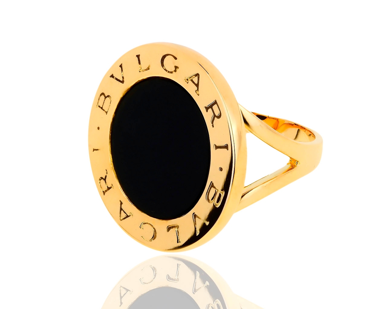 Элегантное золотое кольцо с ониксом Bvlgari