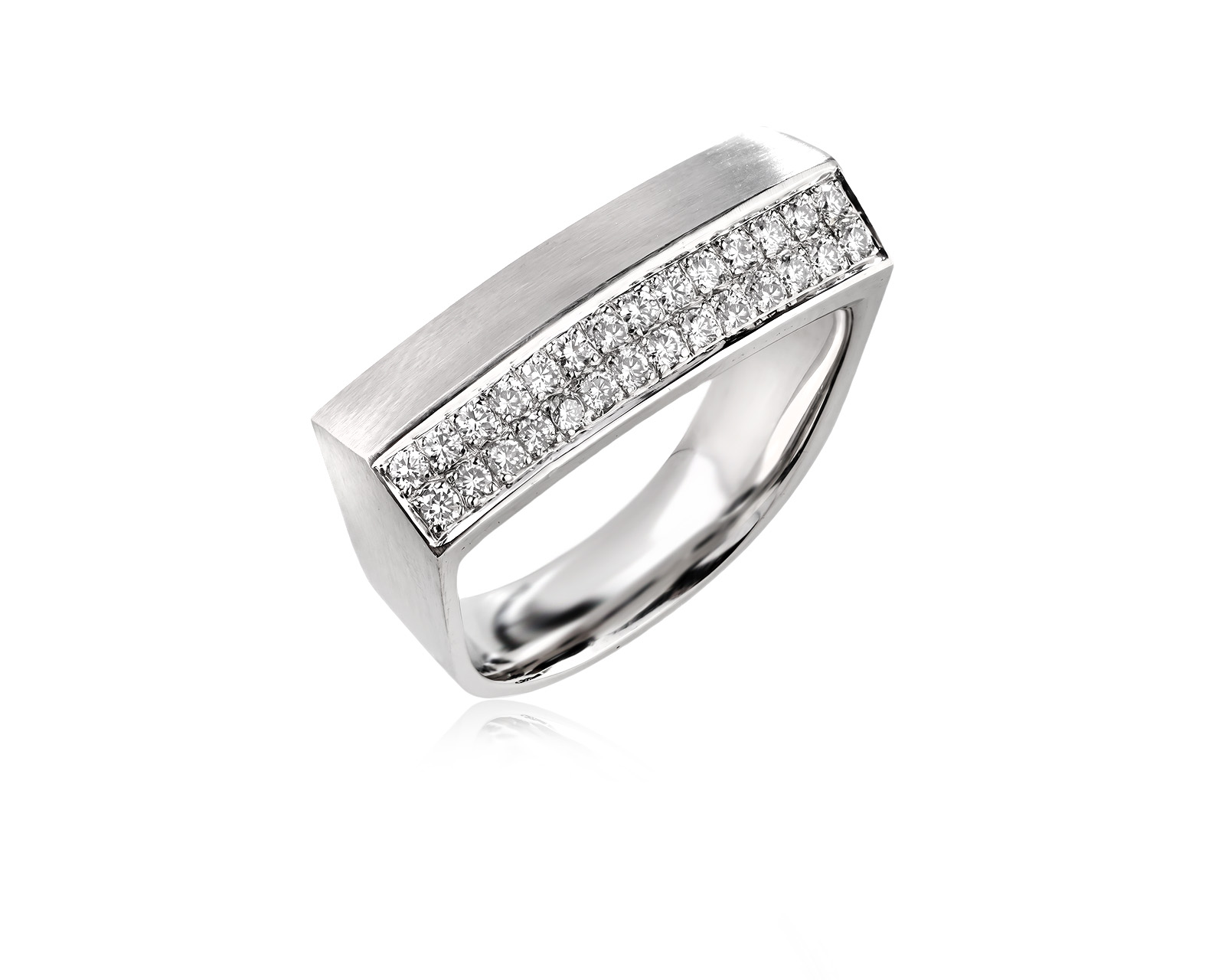 Оригинальное платиновое кольцо с бриллиантами 0.42ct Cédé 140926/4
