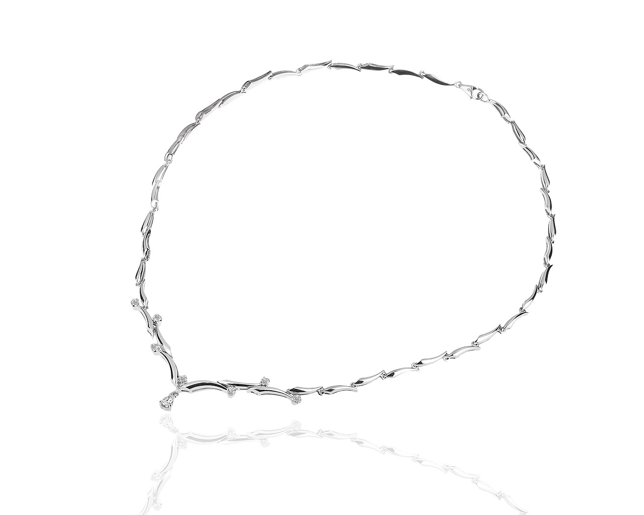 Изящное золотое колье с бриллиантами 0.76ct