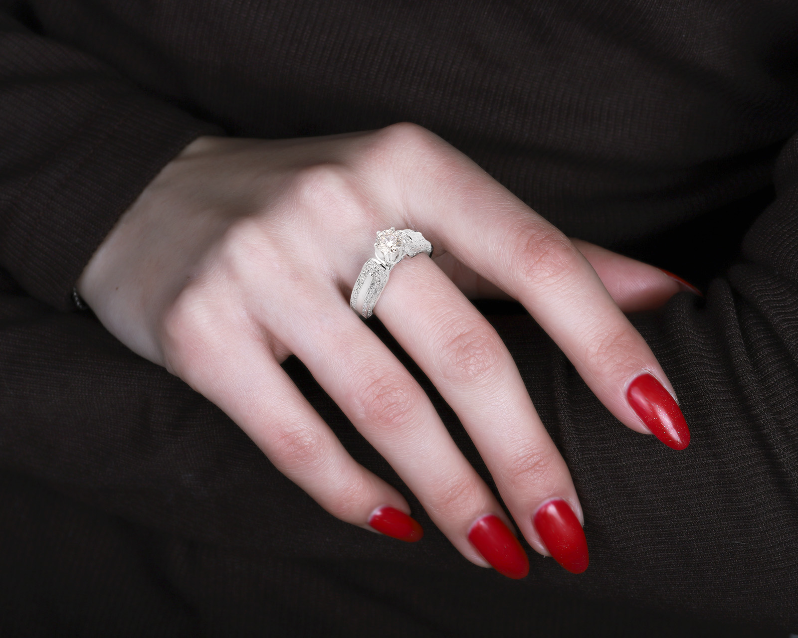 Золотое кольцо с бриллиантами 0.99ct