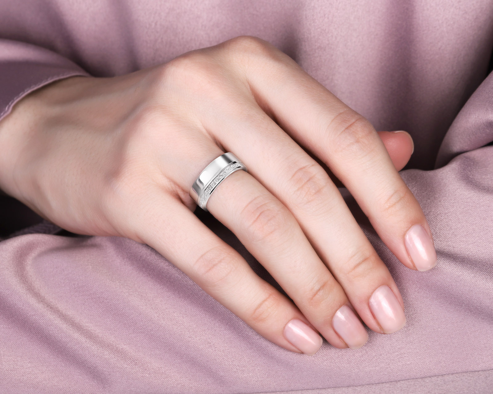 Платиновое кольцо с бриллиантами 0.72ct