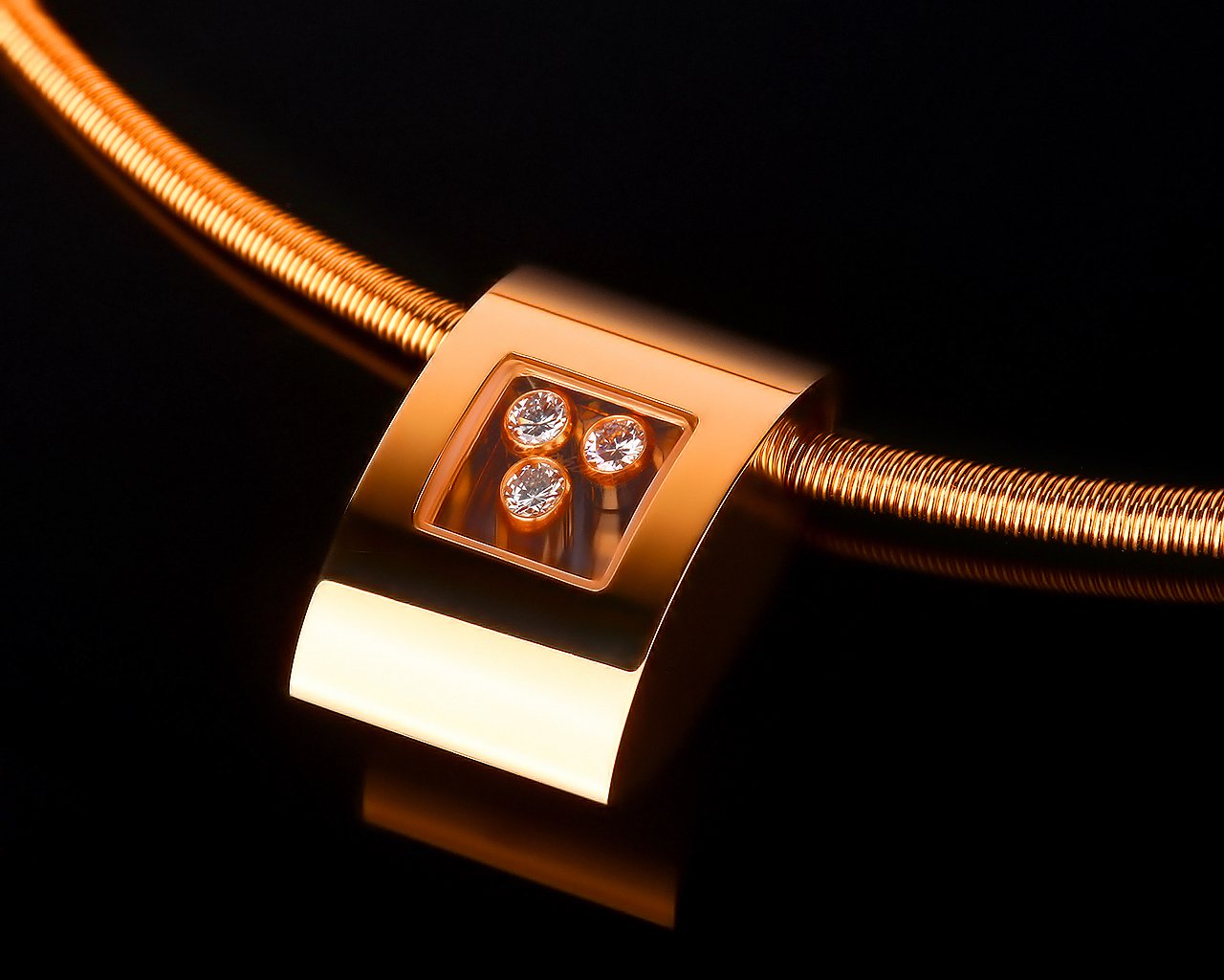 Золотое колье с плавающими бриллиантами Chopard Happy Diamonds 130617/1