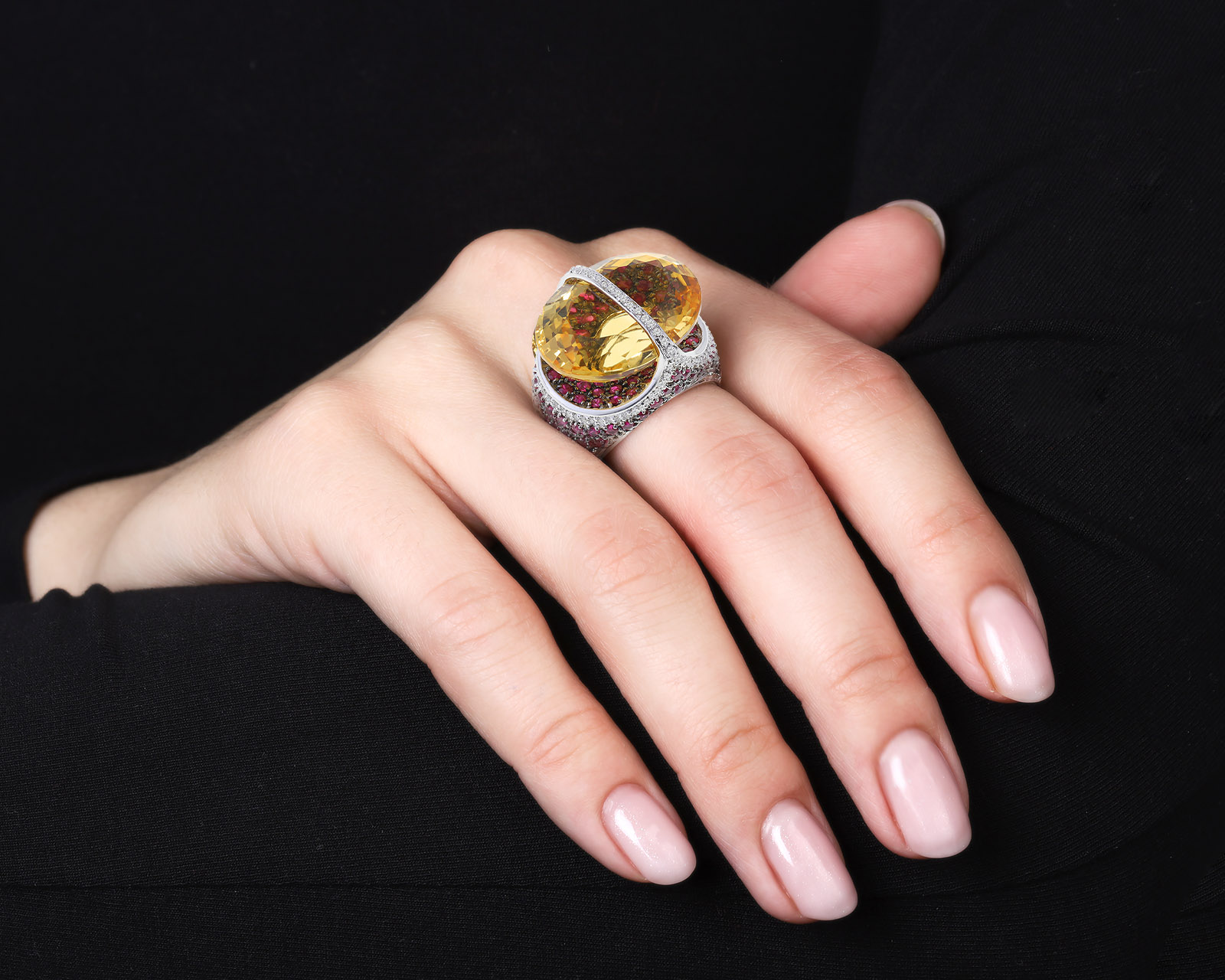 Притягательное золотое кольцо с цитрином 27.35ct