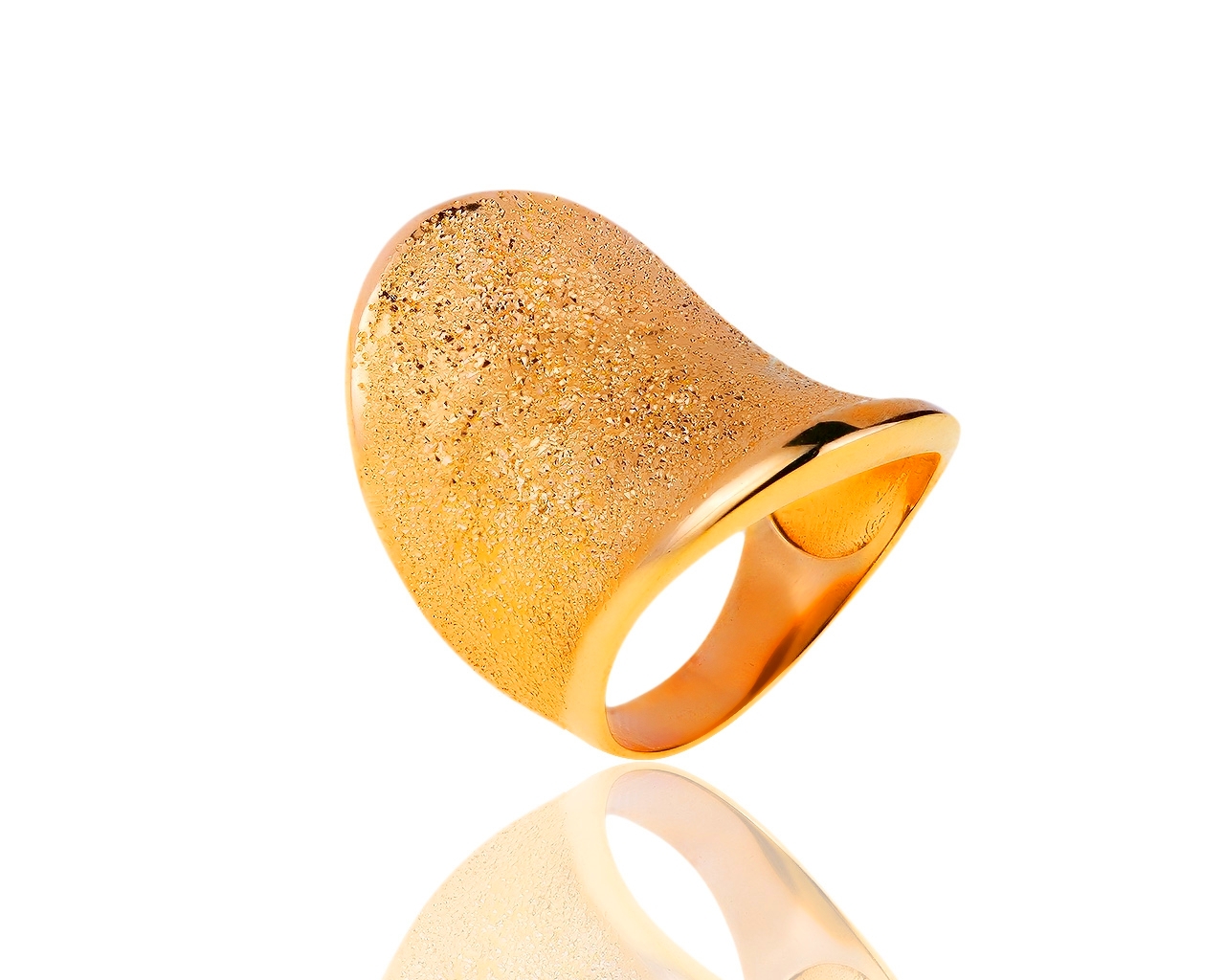 Необычное золотое кольцо Roberto Bravo