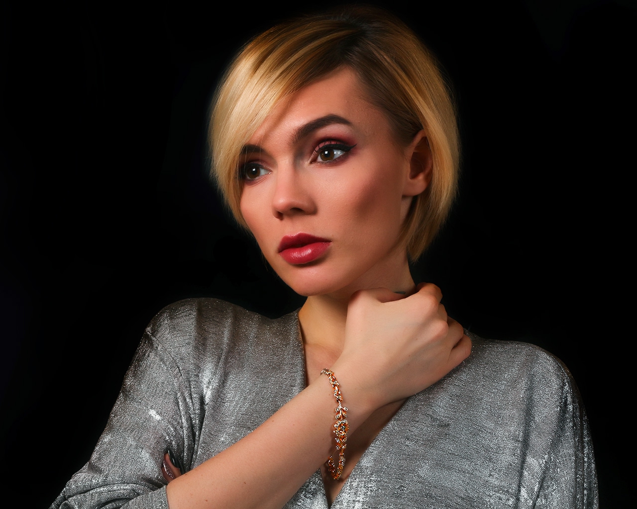 Узорный золотой браслет с бриллиантами 1.01ct