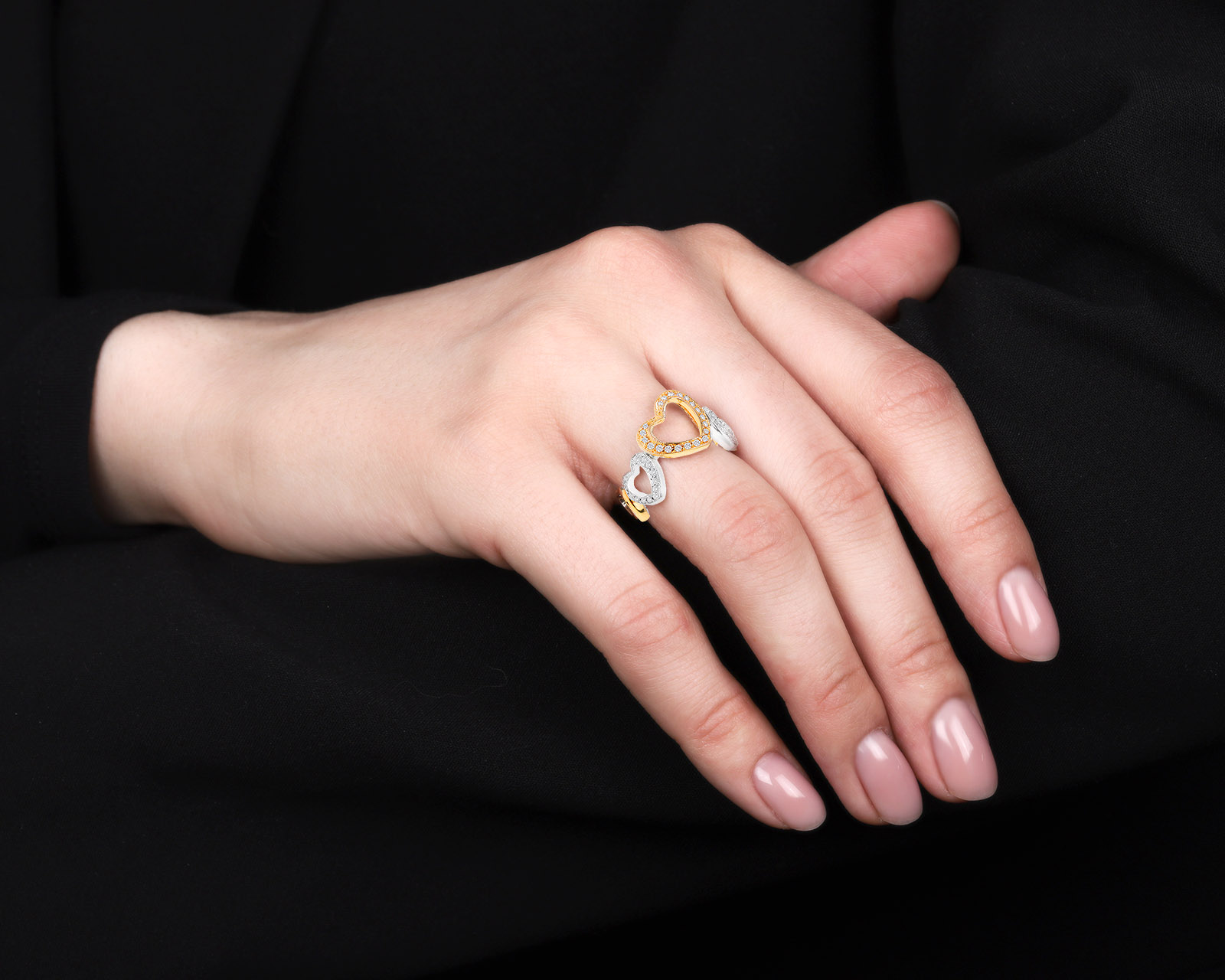 Романтичное золотое кольцо с бриллиантами 0.23ct