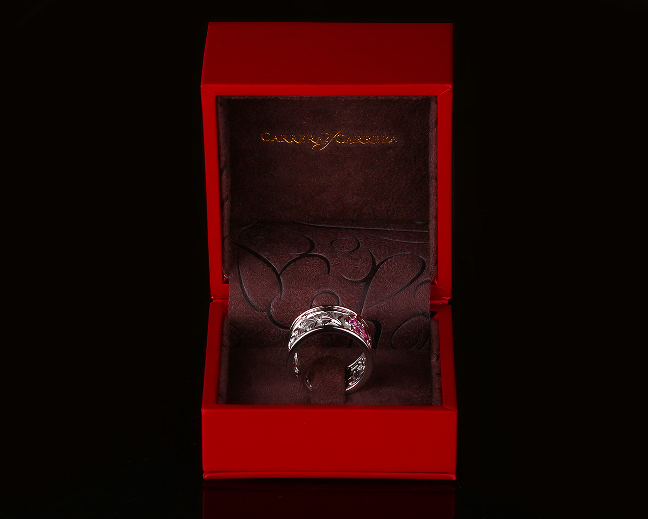 Золотое кольцо с сапфирами Carrera y Carrera