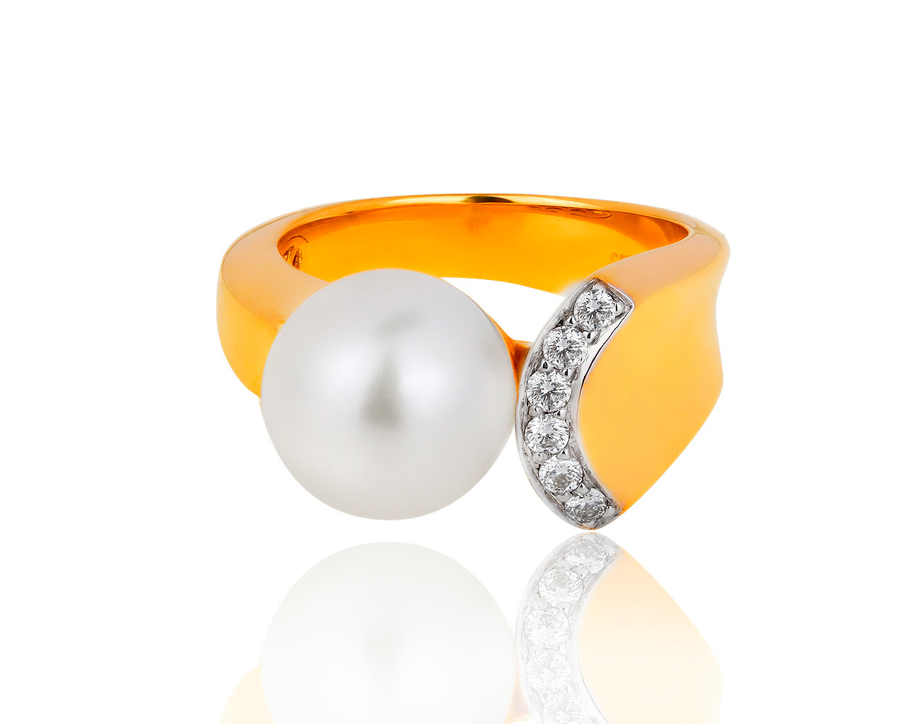 Богатое золотое кольцо с жемчугом 10.50 мм и бриллиантами 0.15ct