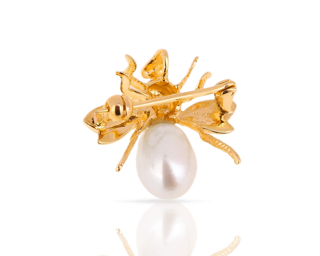 Золотая брошь "пчела" с жемчугом и бриллиантами 0.15ct
