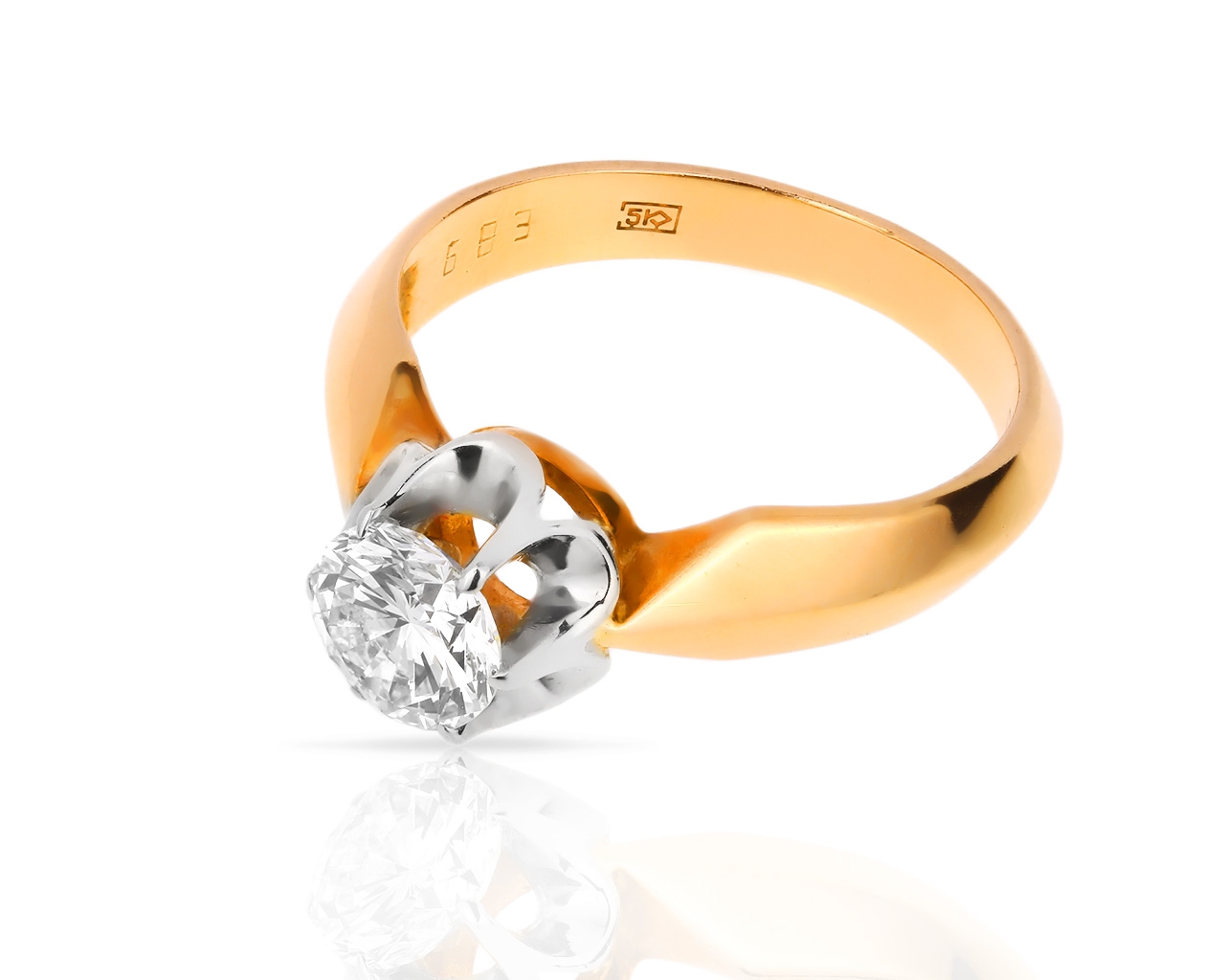 Классическое золотое кольцо с бриллиантом 0.91ct