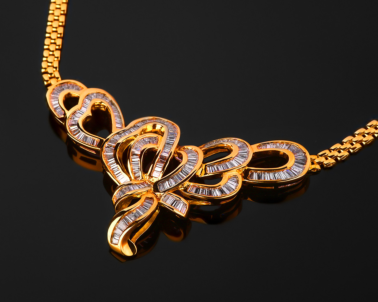 Королевское золотое колье с бриллиантами 4.18ct