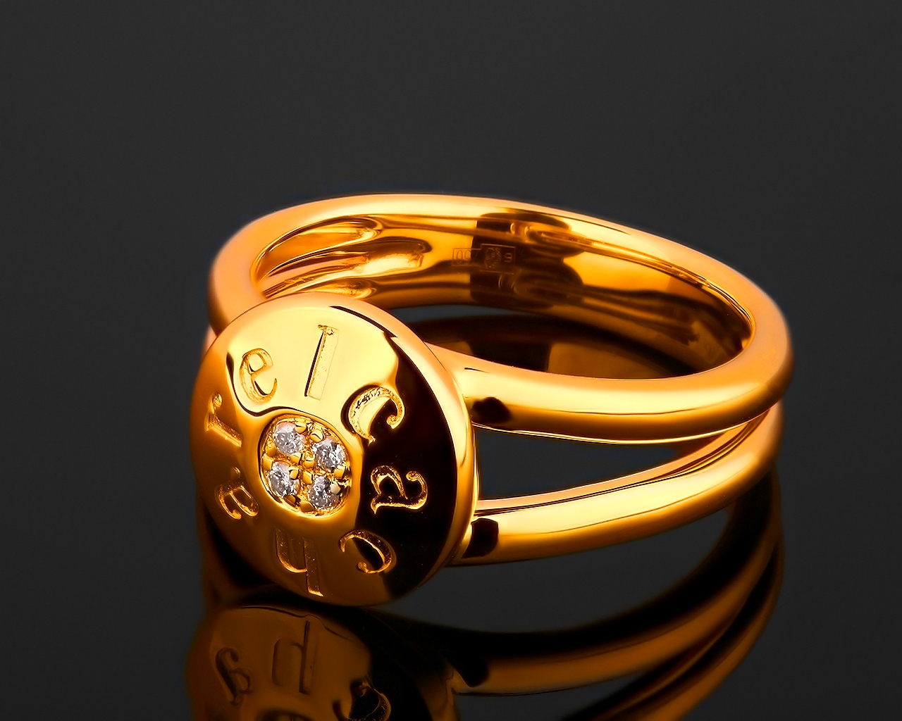 Золотое кольцо с бриллиантами Cacharel