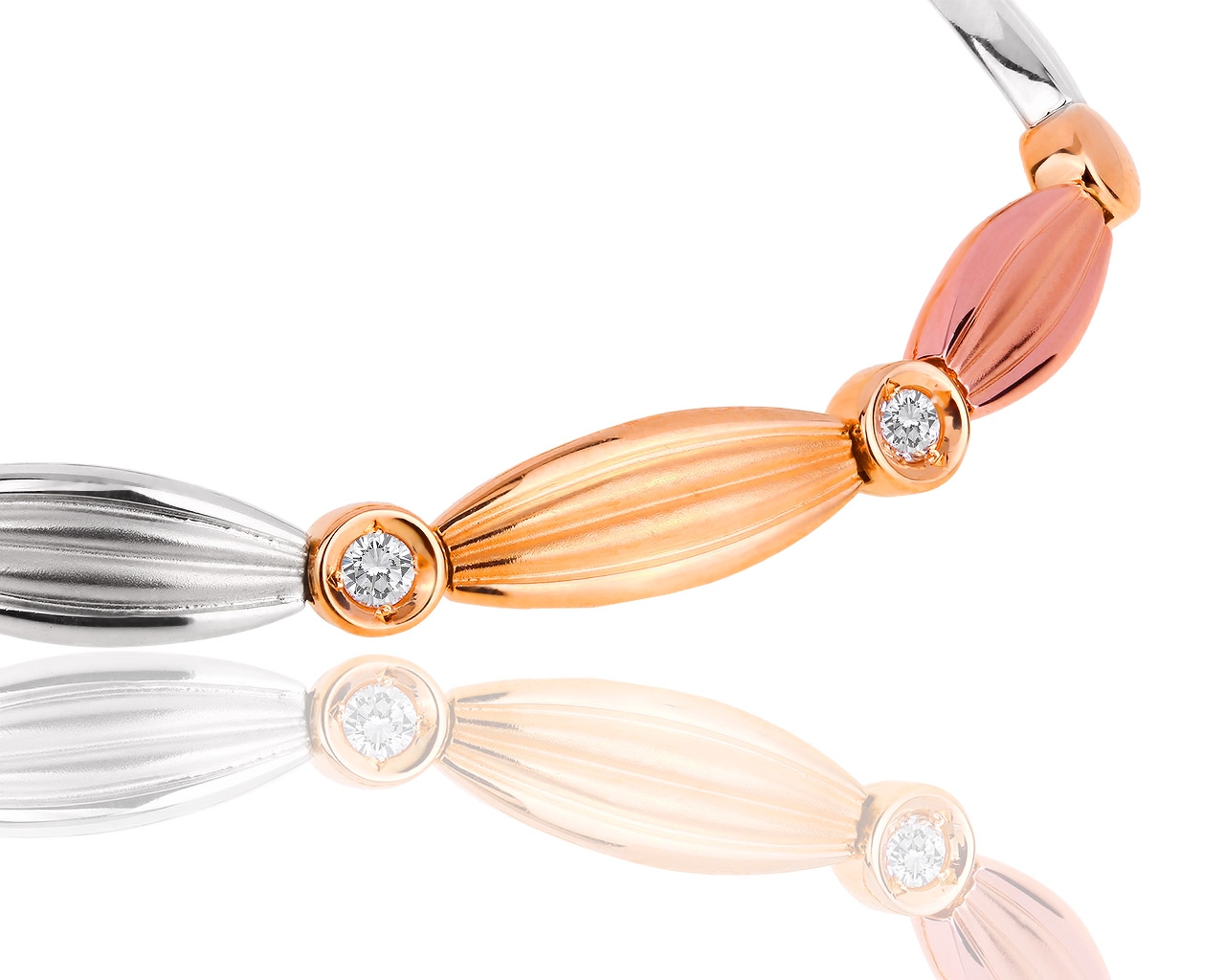 Стильный золотой браслет с бриллиантами 0.24ct