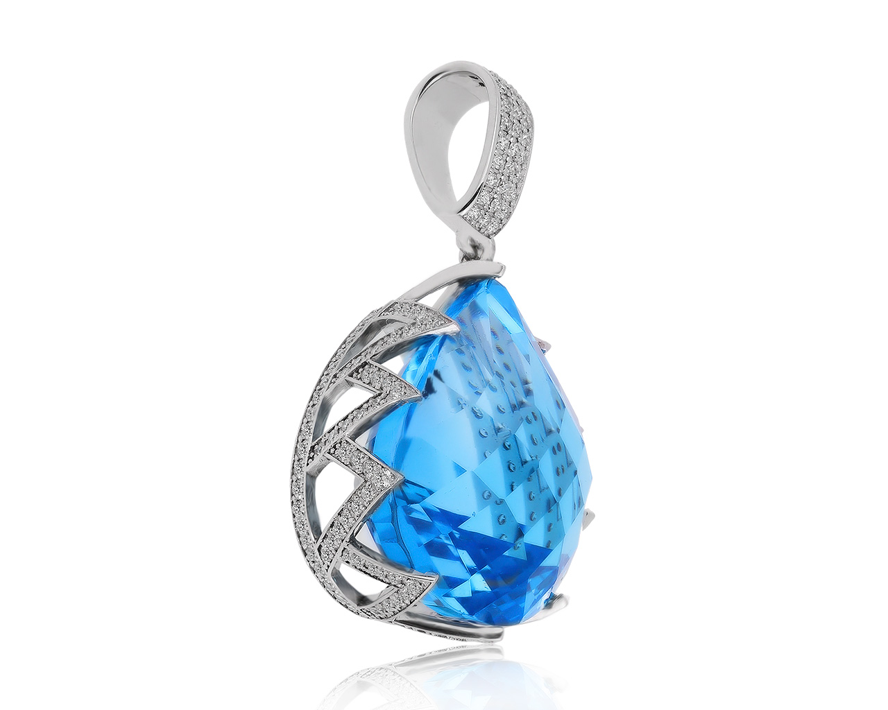 Завораживающий золотой кулон с топазом 37.56ct