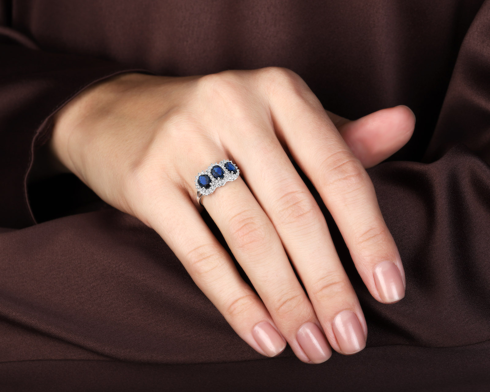 Золотое кольцо с сапфирами 1.03ct и бриллиантами 0.21ct