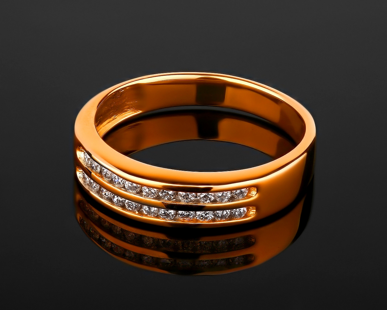Золотое кольцо с бриллиантовыми дорожками 0.41ct