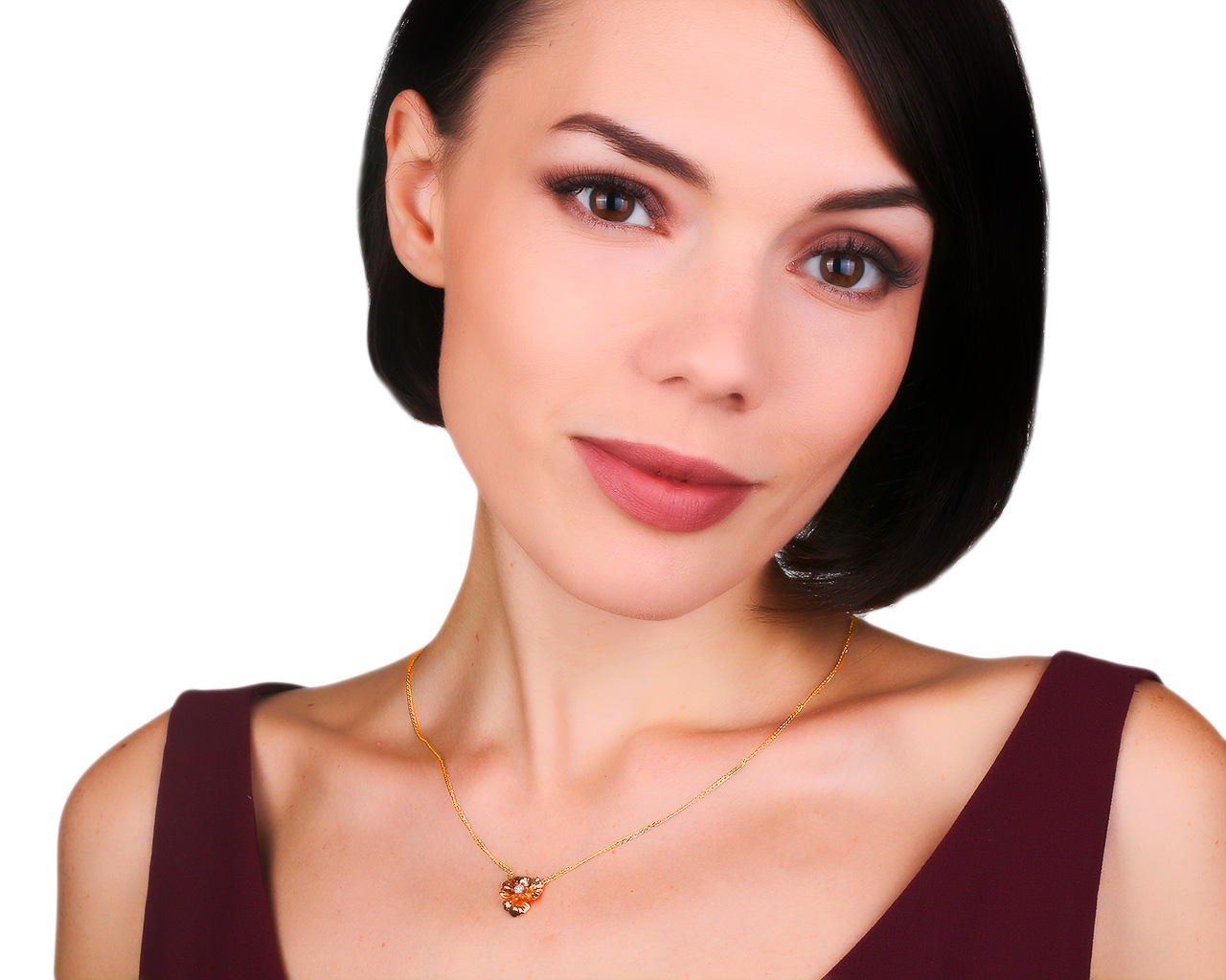 Модное золотое колье с бриллиантом 0.06ct