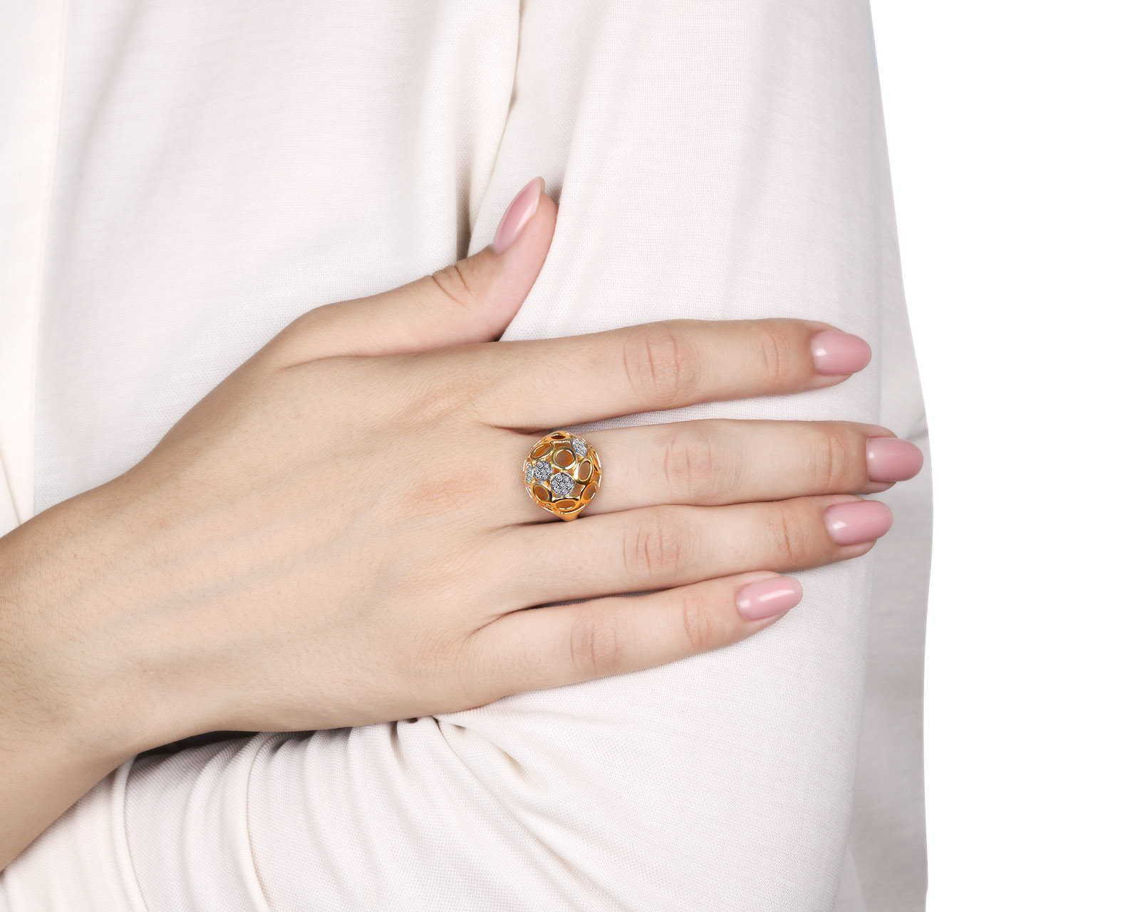 Изысканное золотое кольцо с бриллиантами 0.17ct