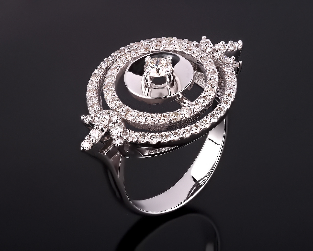 Элегантное золотое кольцо с бриллиантами 0.90ct