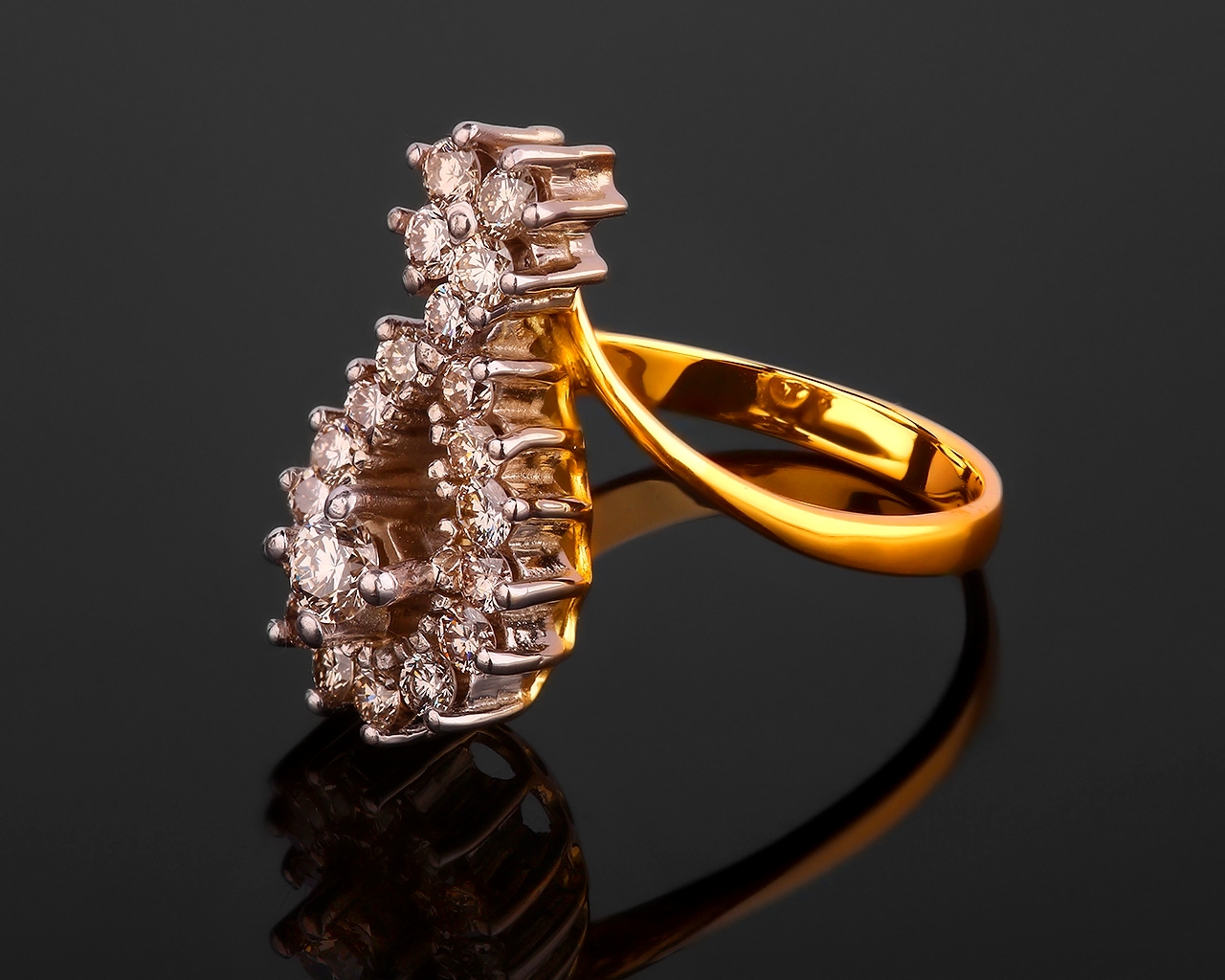 Золотое кольцо с бриллиантами 0.75ct