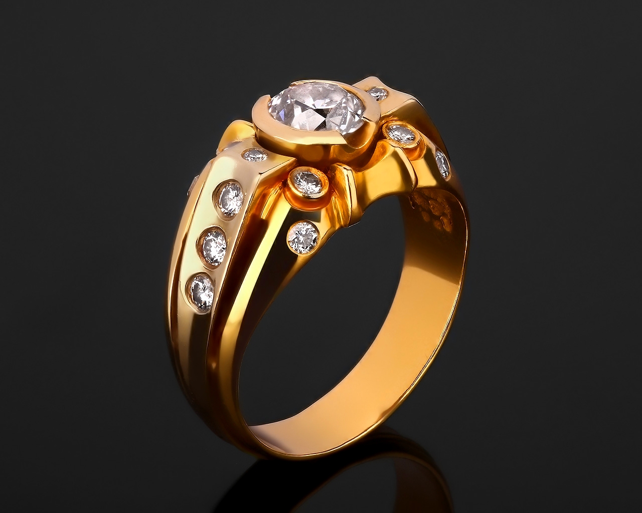 Изумительное золотое кольцо с бриллиантами 1.39ct